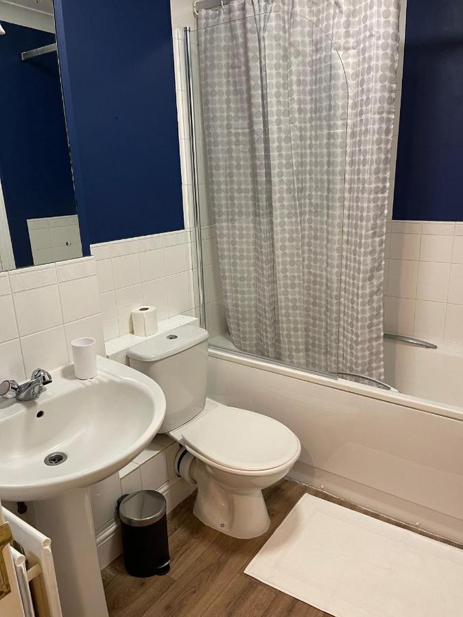 Stunning Studio Flat - Free Parking - 3 Min From Sutton Station Leilighet Eksteriør bilde
